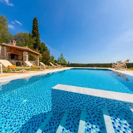 Senses 빌라 Pouládes
